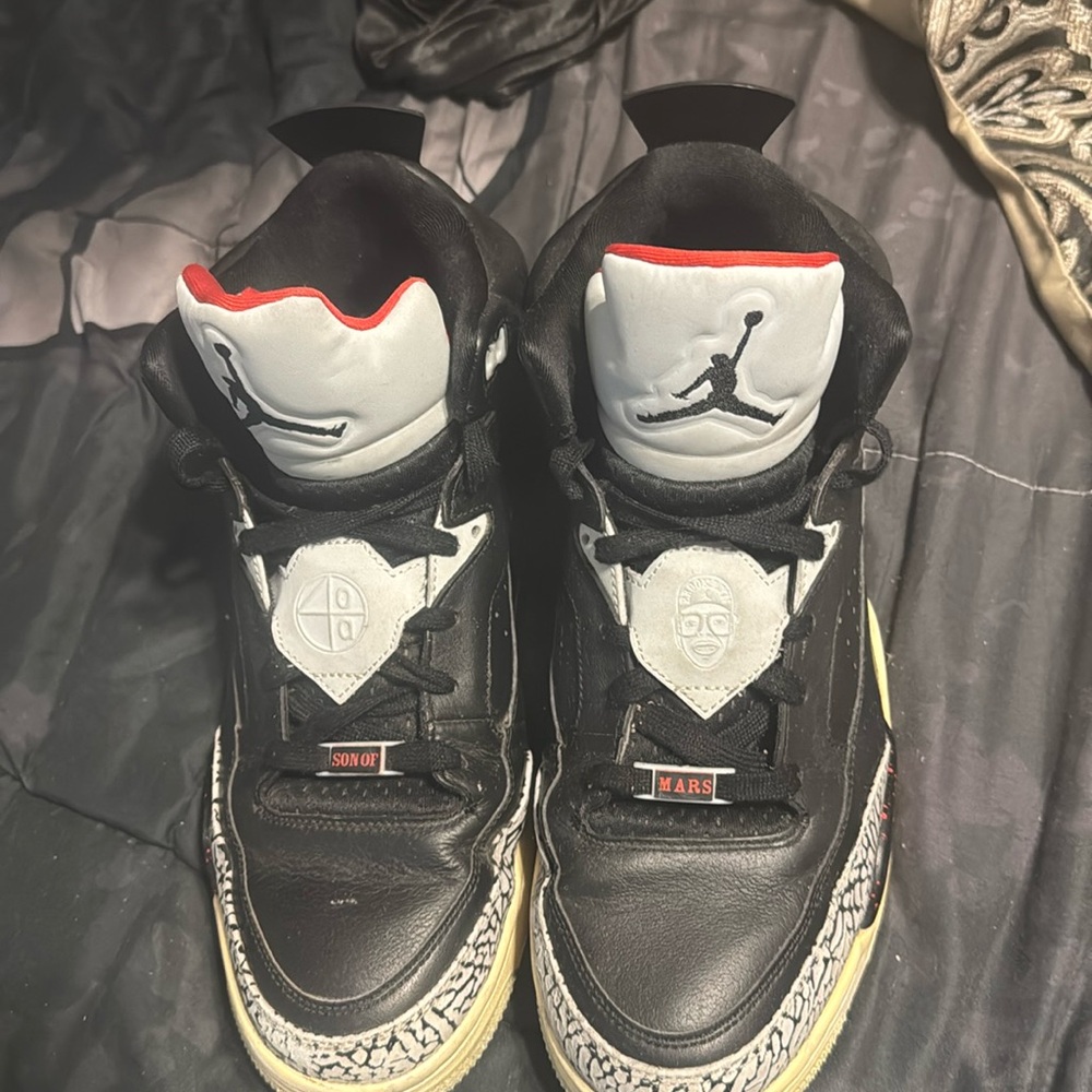 Jordan old school Son of Mars. Shoes are used but still in real good condition.